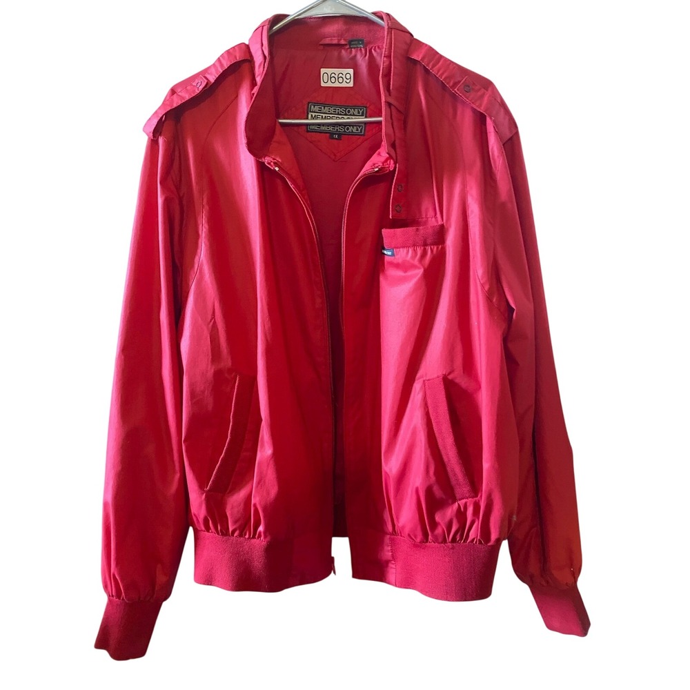 Members Only Red Iconic Racer Jacket Vintage Size 1X Shoulder Epaulettes Zip